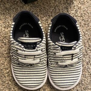 Sperry toddler Striped Navy and White Sneakers NWT